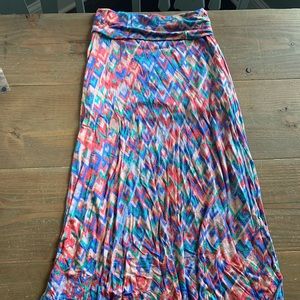 Boutique Final Touch Maxi Skirt-Size Small